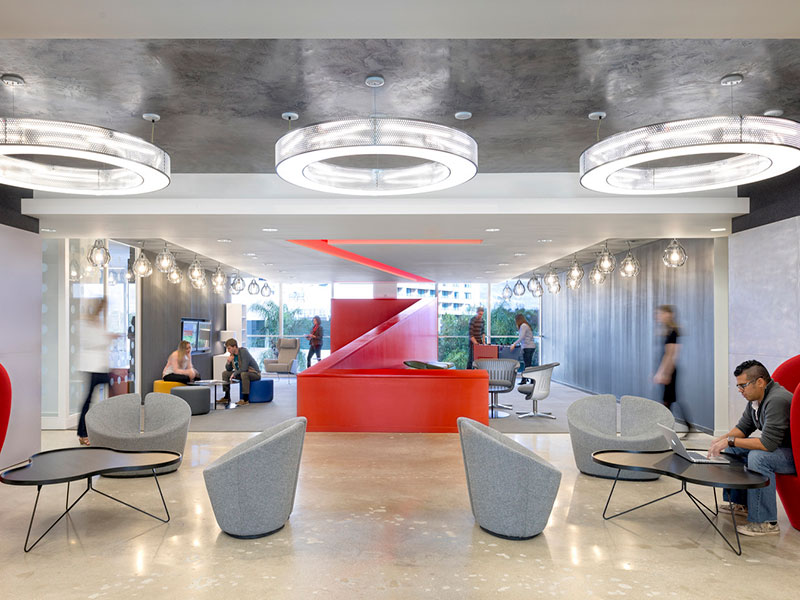 《勞德代爾堡》辦公室裝修設(shè)計風(fēng)格